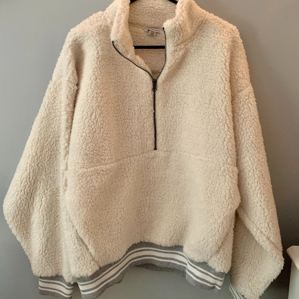 NWOT fluffy oversized pullover